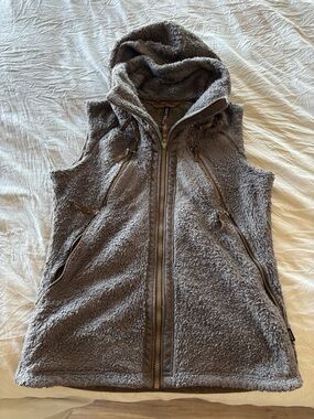 Kuhl Women's Hooded Sherpa Vest in Gray